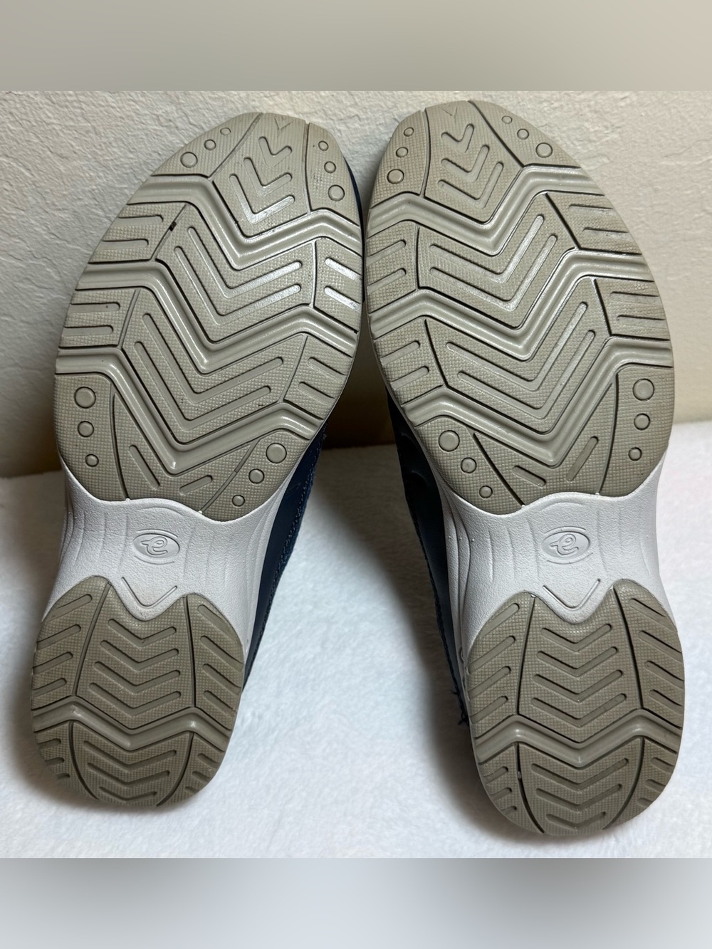 Easy Spirit Travel Time Clog - Blue Metallic - Size 7 1/2 - NWOT - Picture 4 of 6